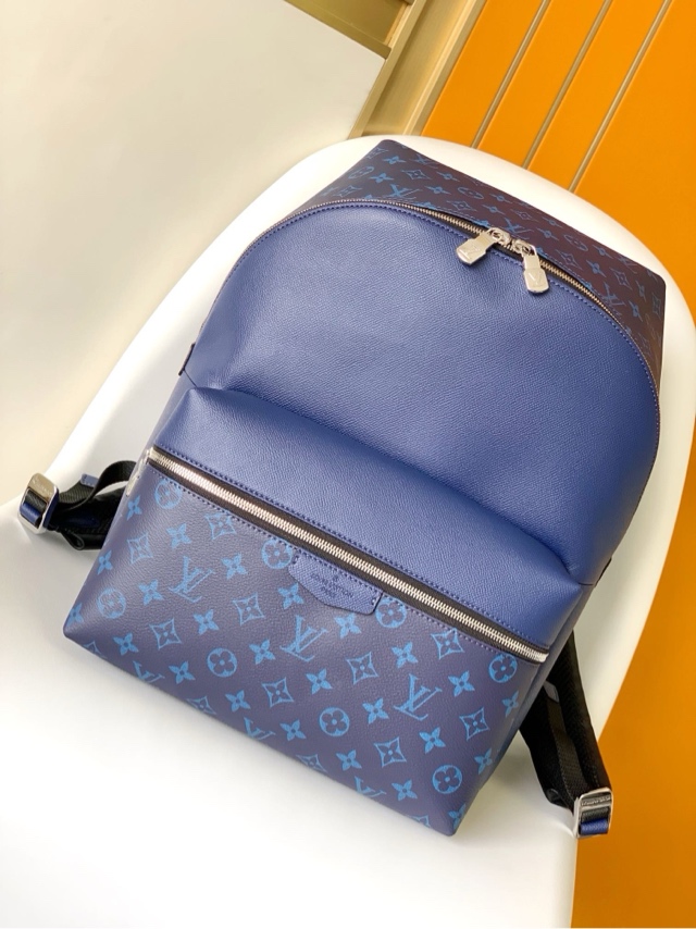 Louis Vuitton Discovery M30229 blue